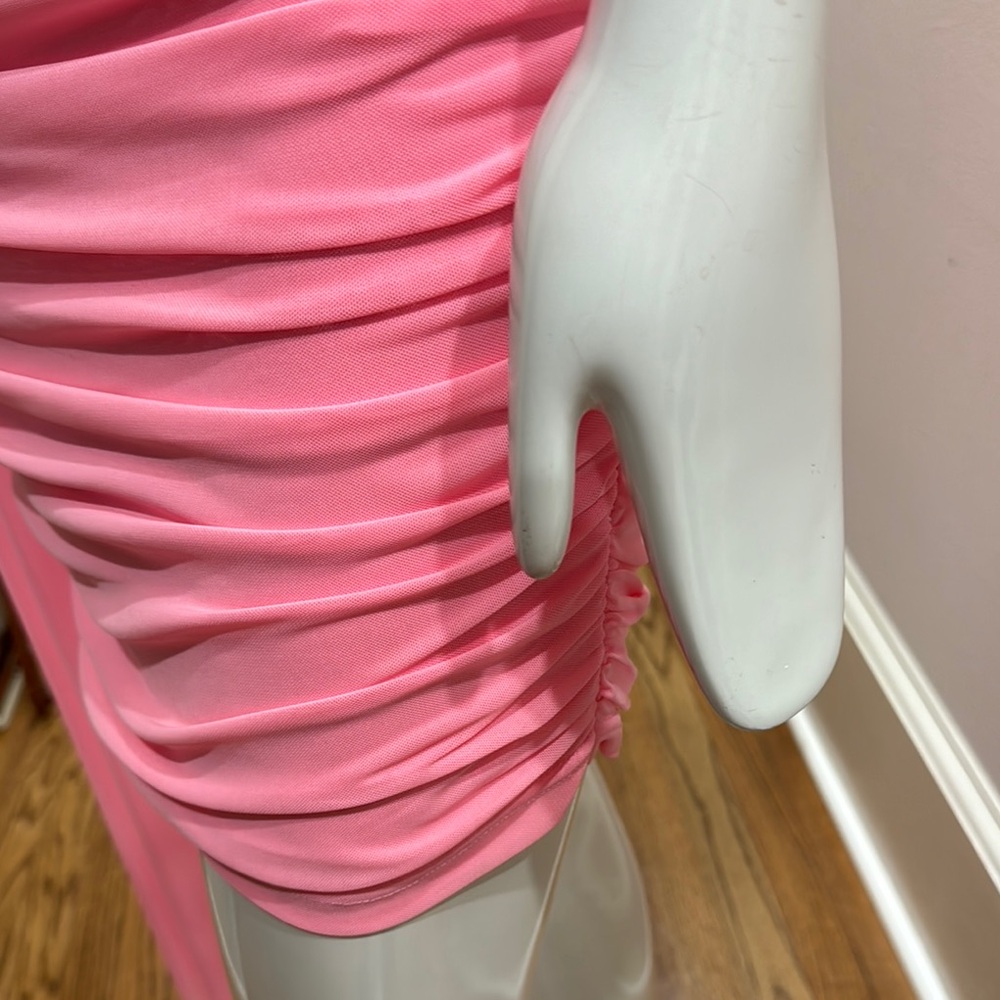 Elliatt Pink One-Shoulder Bodycon Dress - Picture 4 of 6